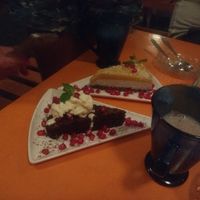 vegan cakes & cappuccino at Little World in Palolem