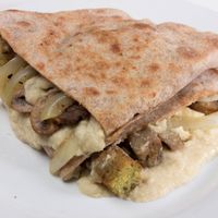 Quesadilla, Viene con champiñones, berenjena, cebolla, falafel, lechuga, salsa hummus y tortilla integral. Simplemente Deliciosa. at Semillas Comida Sana in Pereira