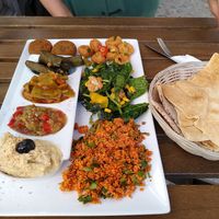 Vegan Mezze at Les Cuistots in Liege
