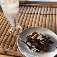 The best banana cake  at Good Earth Cafe in 