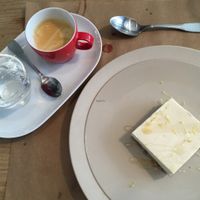desert at apeti in Paris