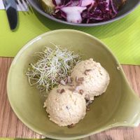 Hummus at apeti in Paris