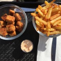 Tofu nuggets, fries and vegenaise at Vega'Sun in Golfe-juan