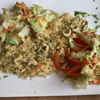 Käsespätzle mit Salat  at Windeck - Lachen & Wein in Offenburg