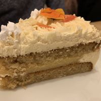 Layer cake vanille pamplemousse  at Cooking Colours in Metz
