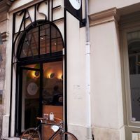 Facade at Maisie Cafe in Paris