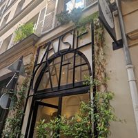  at Maisie Cafe in Paris