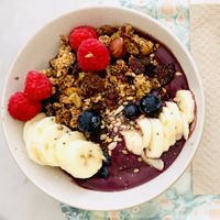 Açaí bowl at Maisie Cafe in Paris