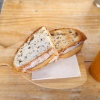 Sandwich tostado. Más pequeño que las tostadas que vimos. at Mimimi in Granada