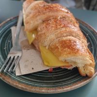 Croissante completo vegano (buenísimo) at Mimimi in Granada