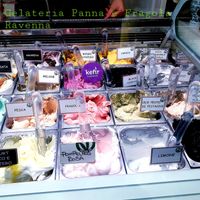 Tantissimi gusti vegan, non solo frutta e fondente! at Panna & Fragola in Ravenna