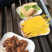 Tofu-Pastrami Bagel und veganer Kompott als Nachtisch at Kosher Food Lovers - Food Truck in Hannover