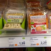 bio tofu burger (noch nie gesehen) at Alnatura in Mannheim