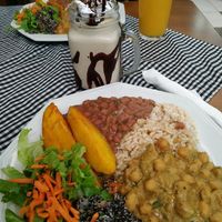 PF + milkshake de café :) at Vegecetera in Blumenau