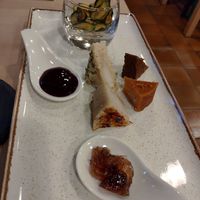 Selezione di home made non-formaggi stagionati at Cardamomo Cucina Vegana in Arona