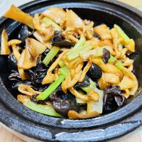 石锅杂菌  at Gude Temple Vegetarian Restaurant in Wuhan