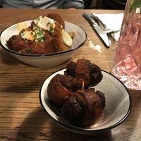 Dates with tempeh and mushrooms at SIGGIS v/gan dine & co. in Munich