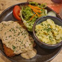 Jägerschnitzel at SIGGIS v/gan dine & co. in Munich