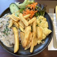 Crispy plate (Schnitzel)  at SIGGIS v/gan dine & co. in Munich