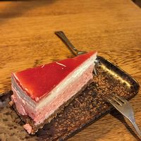 Coconut and Raspberry torte at SIGGIS v/gan dine & co. in Munich