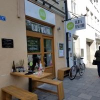 outside at SIGGIS v/gan dine & co. in Munich