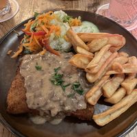 Crispy (18,90€)  at SIGGIS v/gan dine & co. in Munich