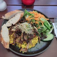 Scrambled tofu with mushrooms and tempeh at SIGGIS v/gan dine & co. in Munich