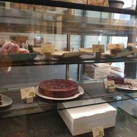 Cake buffet at SIGGIS v/gan dine & co. in Munich