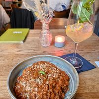 Lasagna and Inge spritz at SIGGIS v/gan dine & co. in Munich