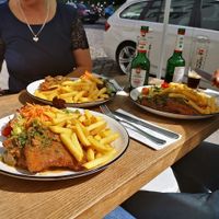 Vegan schnitzel with pommes at SIGGIS v/gan dine & co. in Munich