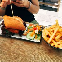 sandwich & fries at SIGGIS v/gan dine & co. in Munich