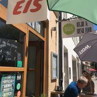 outside at SIGGIS v/gan dine & co. in Munich