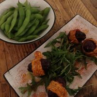 Edamame und Cuddly (Datteln im Tepehmantel) at SIGGIS v/gan dine & co. in Munich