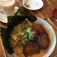 Rotes TanTan und Grüntee mit Hafermilch    at Nobiko in Cologne