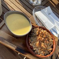 Veganer Apfelcrumble mit Vanilleschaum  at Seeblick in Norddorf
