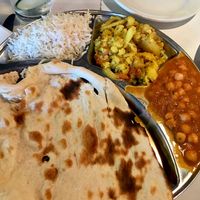 Naan Gobi Aloo Chana Masala at Malhi's Indian Cuisine in Palmdale