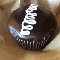 Cupcake  at Mi Vegana Madre in Glendale