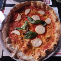 Vegan margherita at Antica Pizzeria Nennillo in Cologne