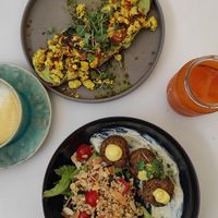 No-meat balls (cold) & avocado toast at The Therapist - LxFactory in Lisbon