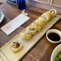 BEST SUSHI EVER!!!!!!!!!!! I give this place 10 stars, people are super friendly and the  food is out of this world!  at Helecho in Medellin