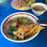 Noodle soup and green curry  at Pan Road - Vegan Food Cart in Bangkok