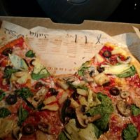 Le pizza at Blaze Pizza in Mason