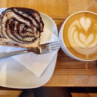Raspberry-chocolate swirl (vegan) and plant-milk latte at Madal Coffee Co - Ferenciek Tere in Budapest