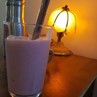 Wow, say YES to the strawberry smoothie! at Around Green - 어라운드 그린 in Seoul