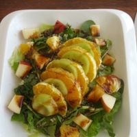 Quinoa fruit sald at Around Green - 어라운드 그린 in Seoul