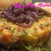 Hamburguesa Vegetariana Vegana de verduras frescas  at Restaurante Goikar in Bilbao
