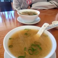 Combo platinum incluye un barco de piezas veganizables y dos sopa miso muy ricas. at Sushi Home in Heredia