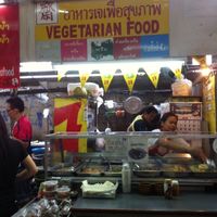 Vegetarian food stall at Soi Naradhiwas Rajanagarindra - Vegetarian Food Stall in Bangkok