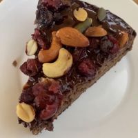 Pastel de chocolate,  plátano y frutos secos.   at El Vegano in Guadalajara