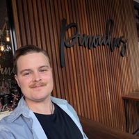 All vibes at Pinocchios Wine & Pizza Bar in Gosford
